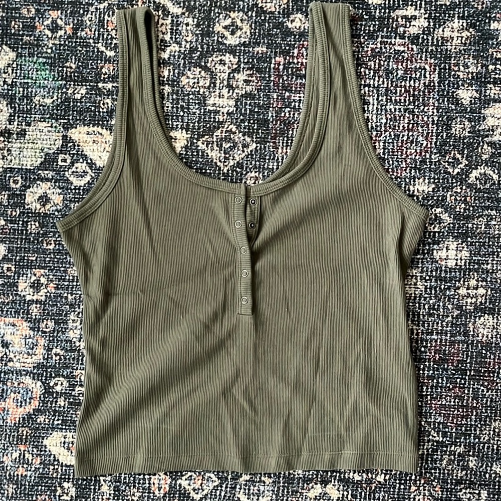 Abercrombie and fitch Henley ribbed tank size L